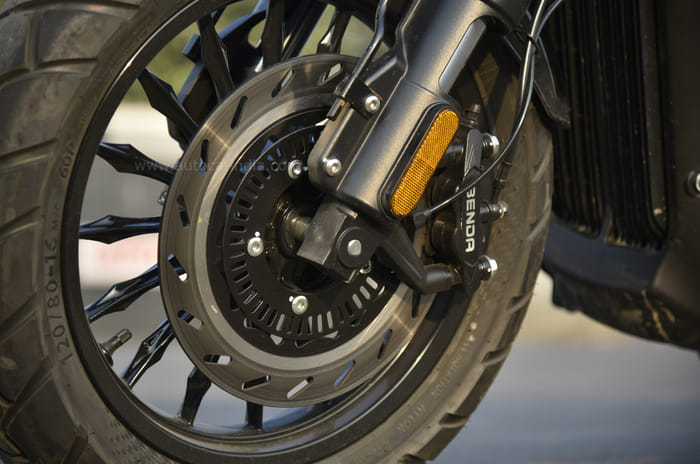 Keeway V302C review, first ride: V-Twin warrior